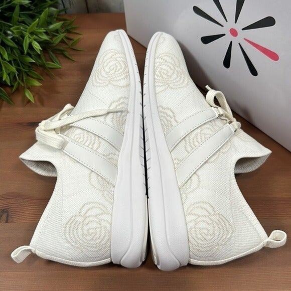 Isaac Mizrahi Live! Floral Stretch Fly Knit Sneaker Size 5.5 - Picture 10 of 11